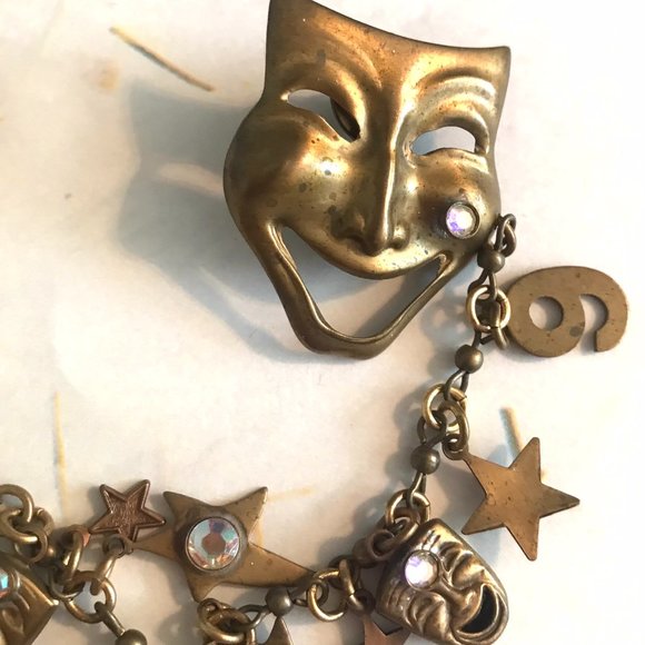 KIRK’S FOLLY Vintage ‘Drama Masks’ Whimsical Brooch with Aurora Borealis Crystal - Picture 2 of 5